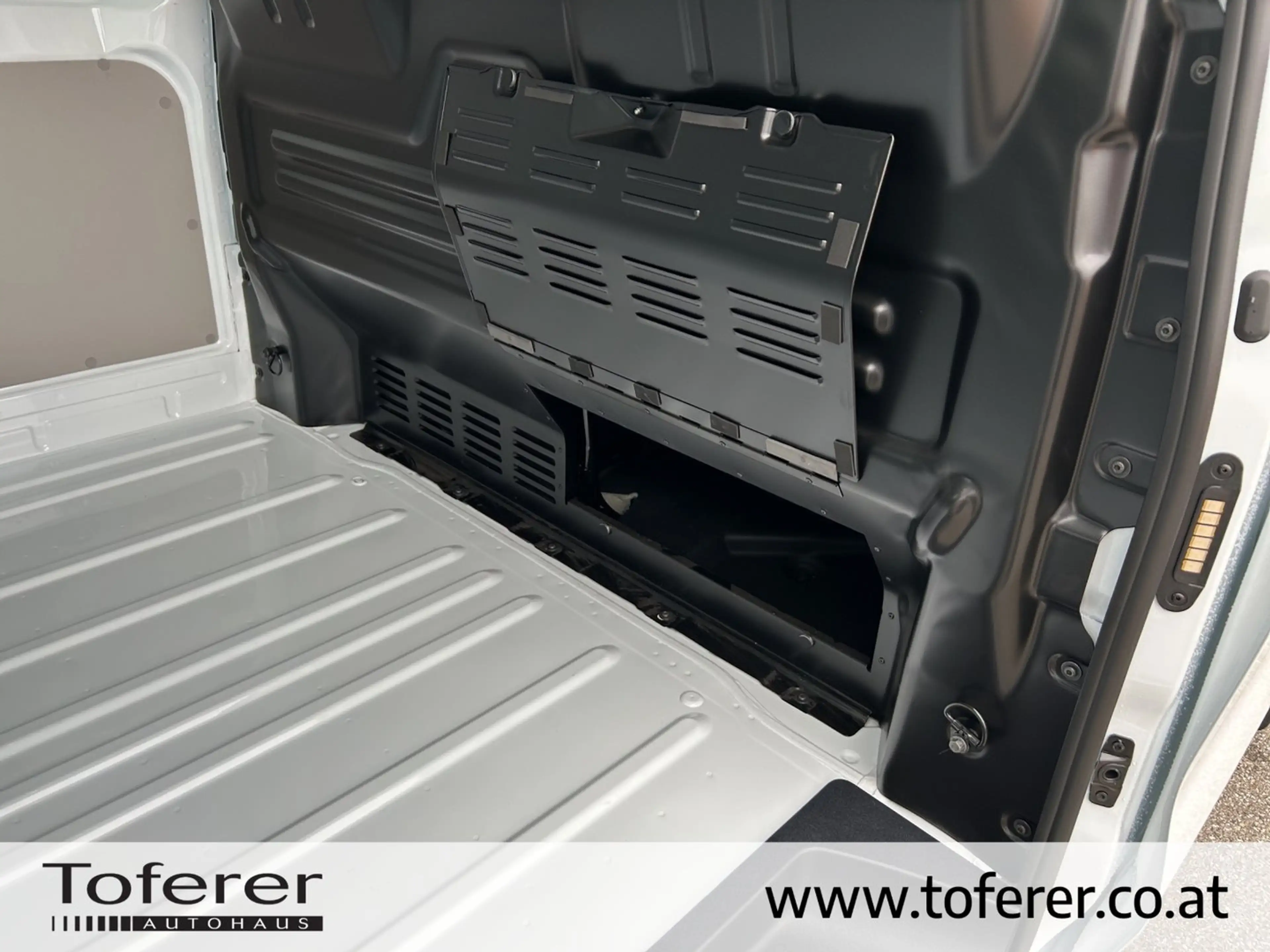Volkswagen T7 Caravelle VW T7 Caravelle Life LR TDI 4MOTION — photo 7