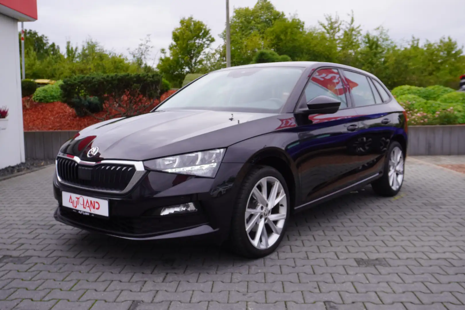 Skoda Scala 1.5 16V TSI Ambition LED Navi Sitzheizung Schwarz - 2