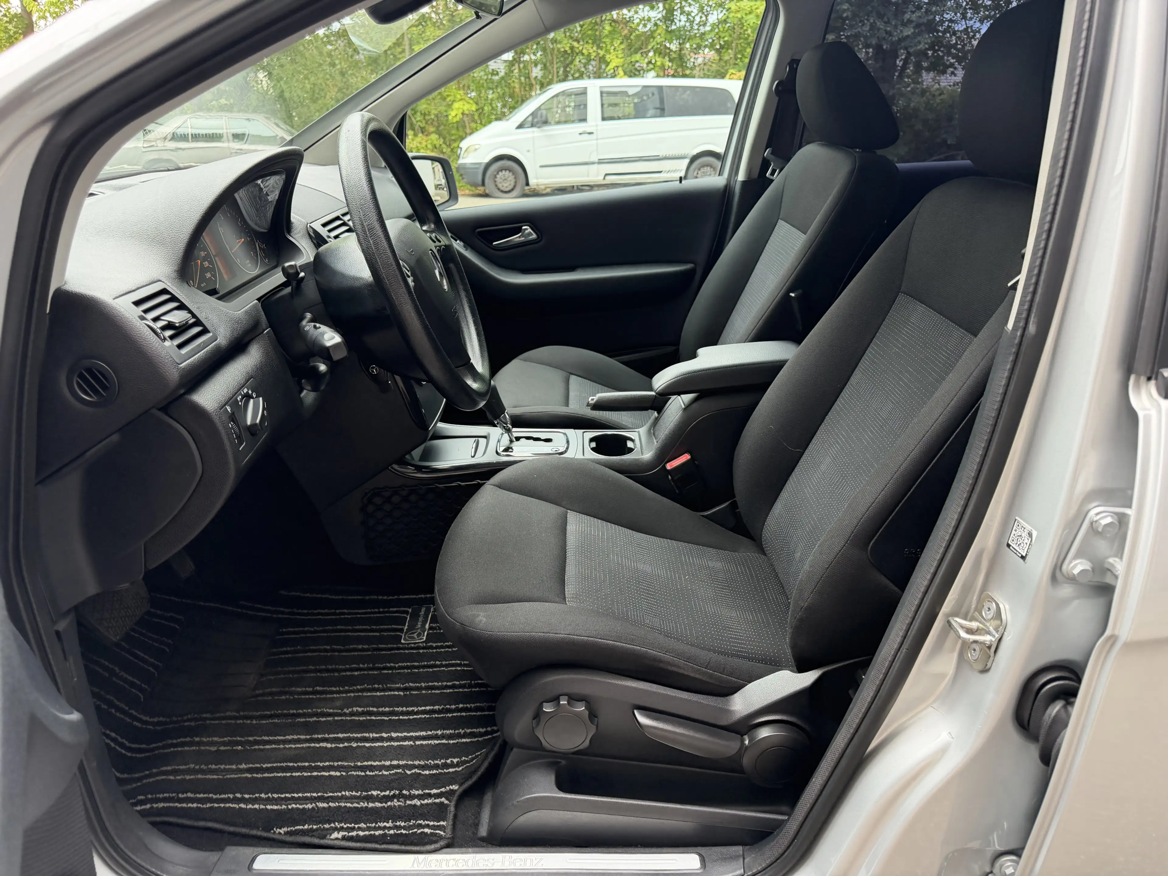 Mercedes-Benz A 180 Classic Automatik-Getriebe Comand Tempomat — photo 13