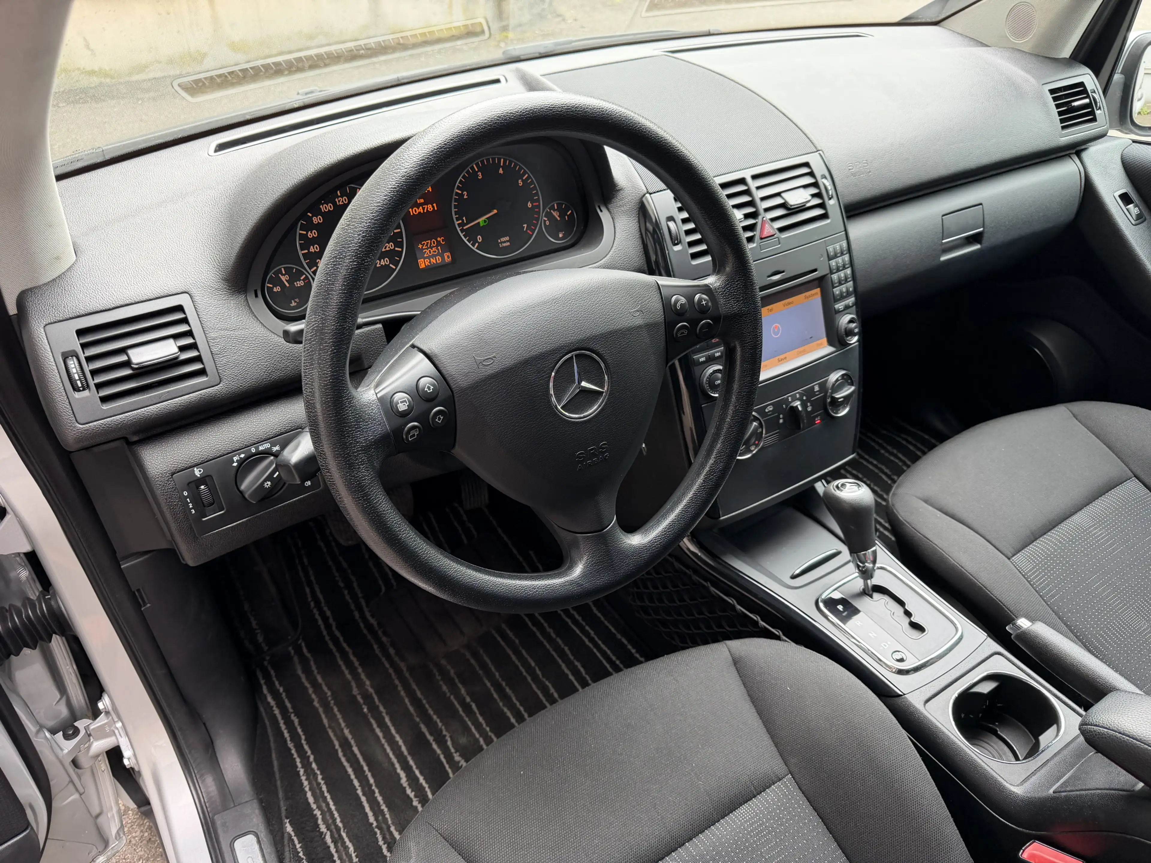 Mercedes-Benz A 180 Classic Automatik-Getriebe Comand Tempomat — photo 12