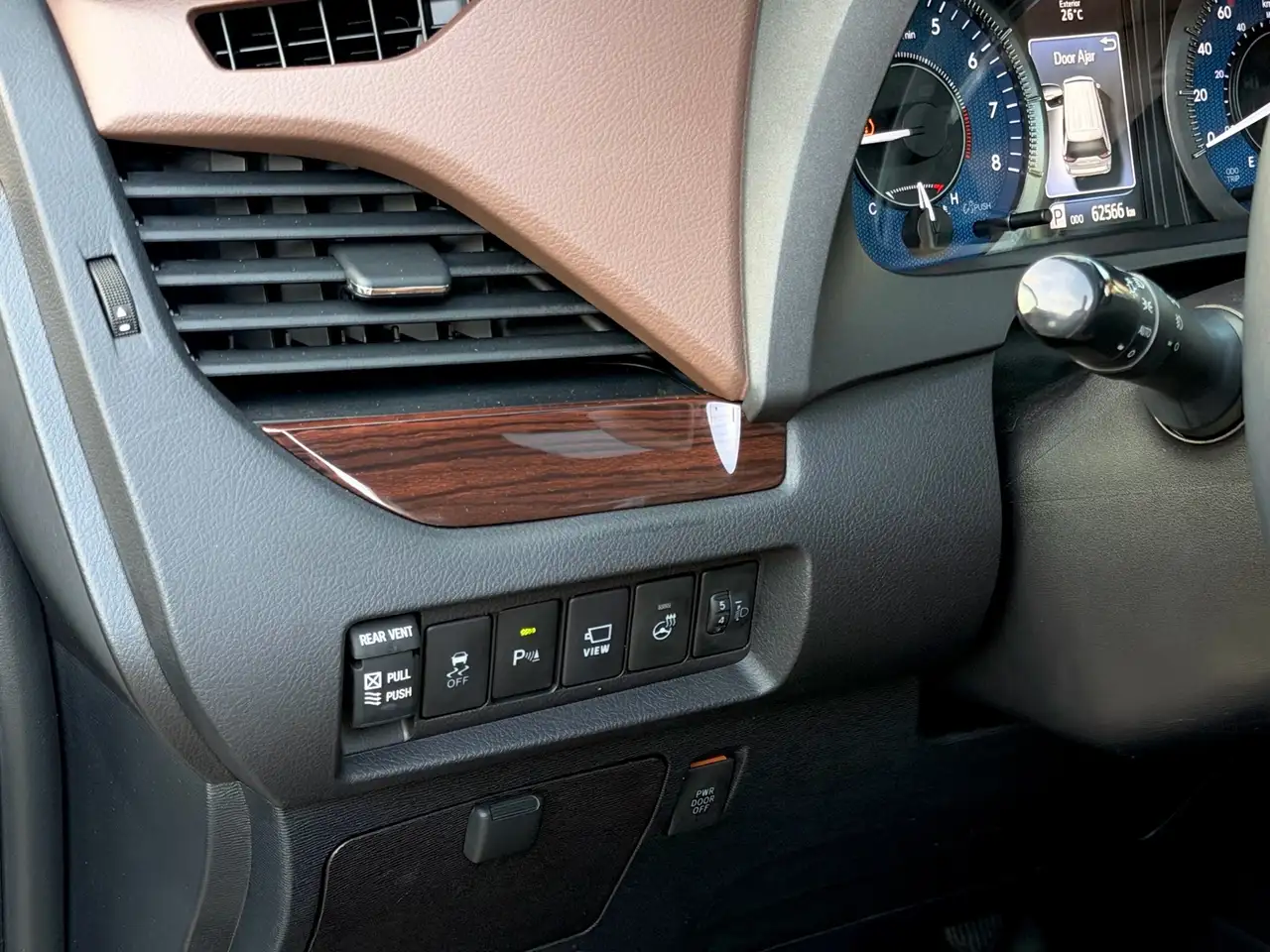 Toyota Sienna photo Toyota Sienna