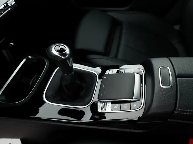 Mercedes-Benz B-Class view 14