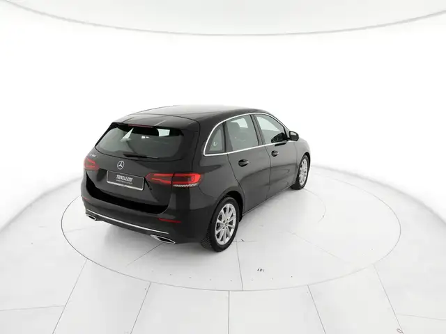 Mercedes-Benz B-Class view 3