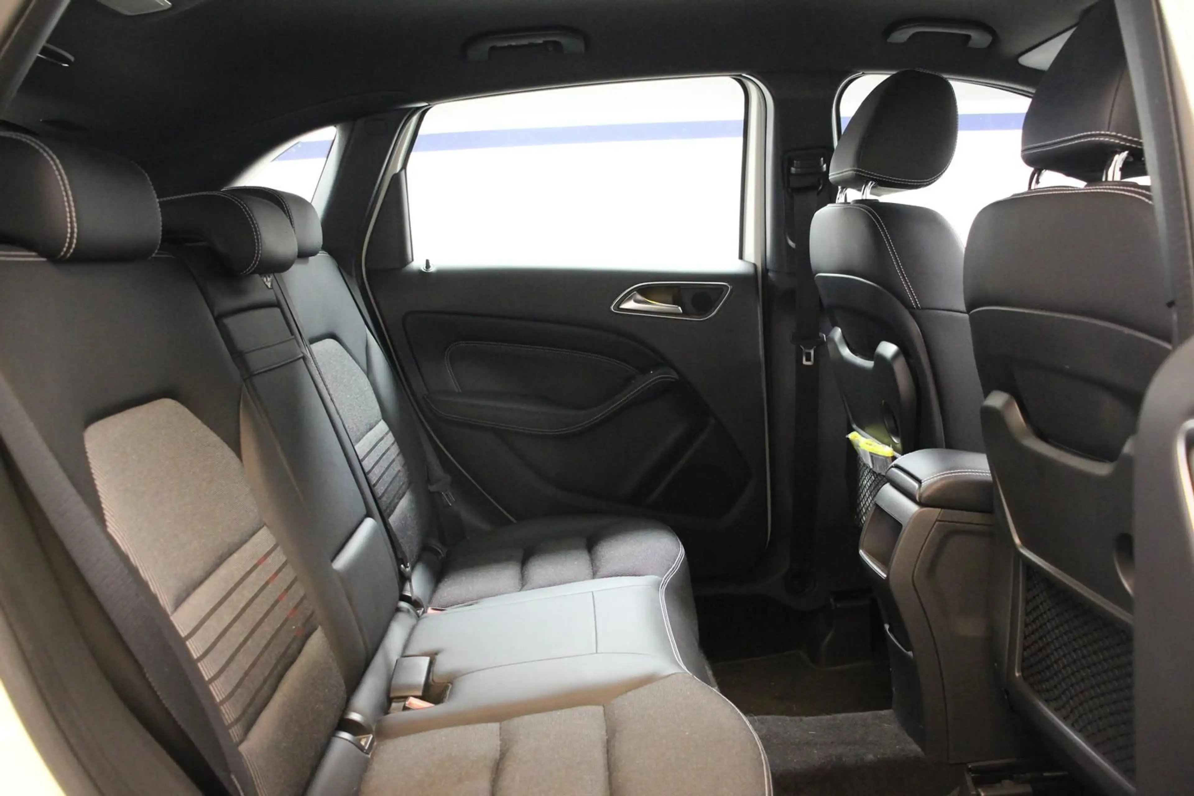 Mercedes-Benz B 220 4Matic Aut. NAVI TEMP LED KAMERA LEDER BT — photo 14