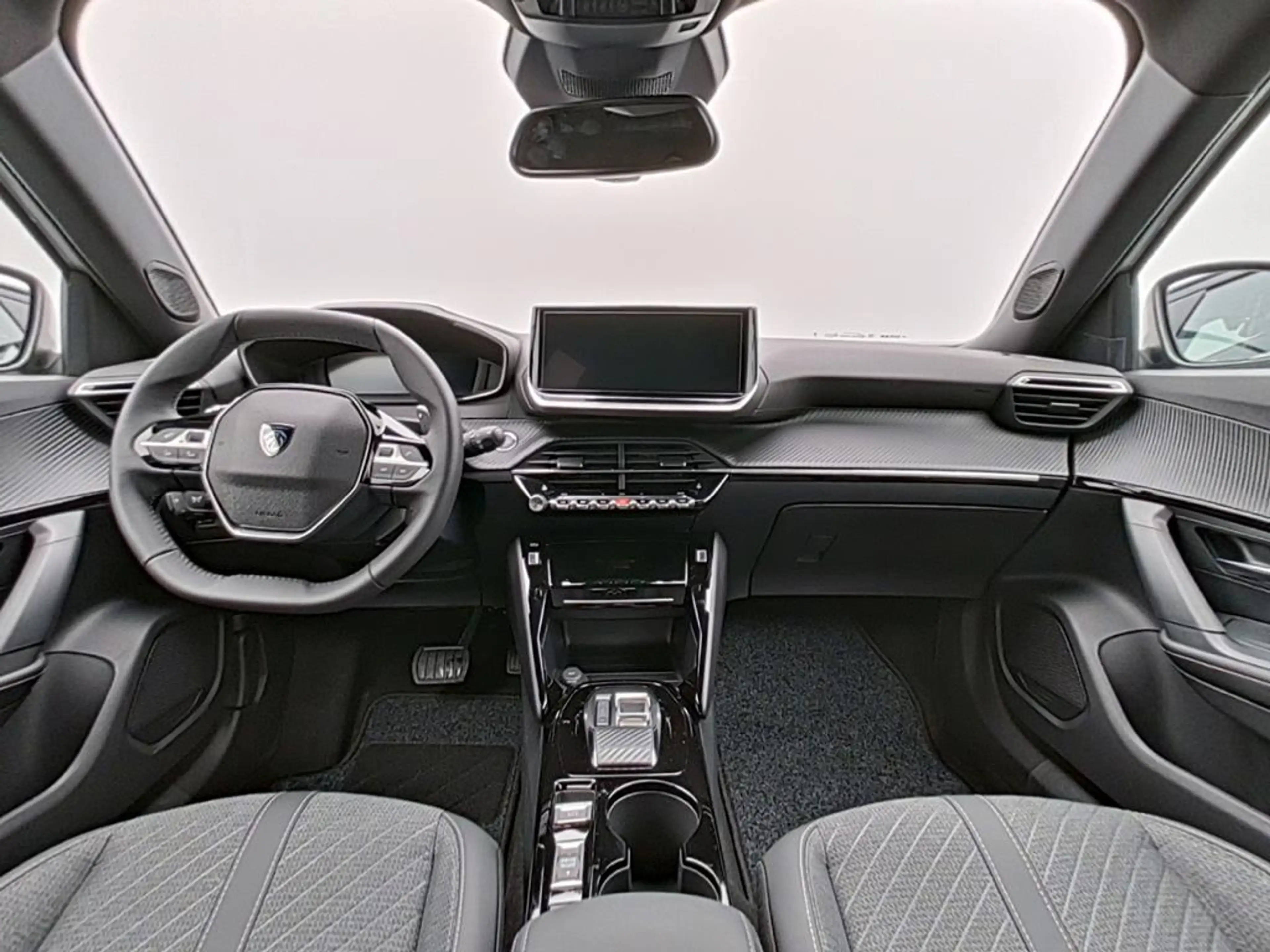 Peugeot 2008 ALLURE PureTech 130 EAT8 — photo 12