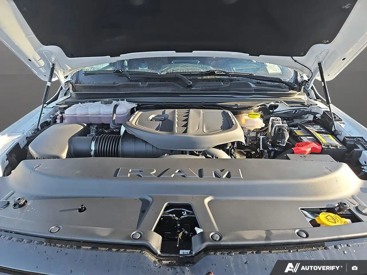 RAM 1500 снимка RAM 1500