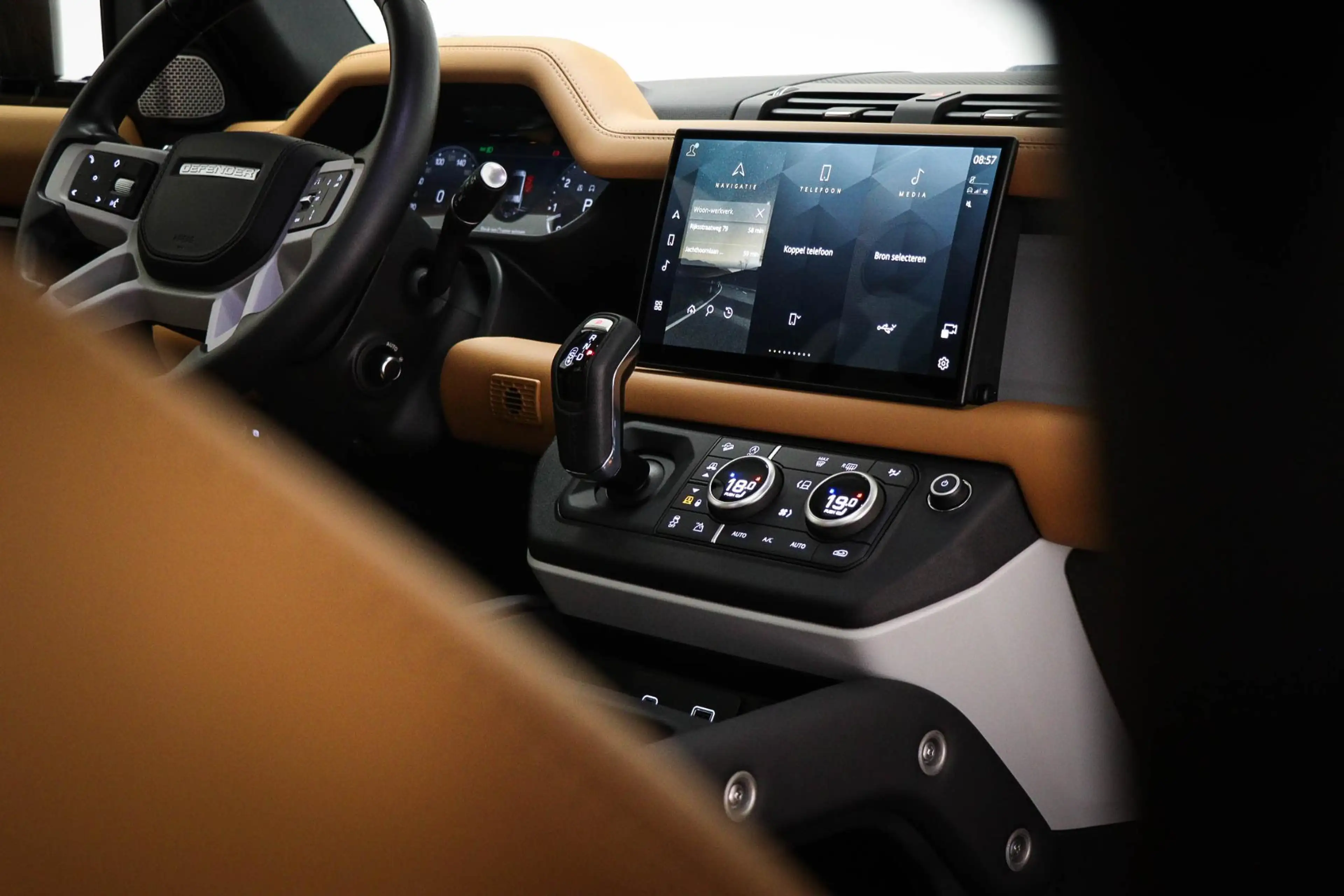 Land Rover Defender 130 3.0 P400 130 X-Dynamic HSE | 8 PERSOONS |  PAN — photo 14