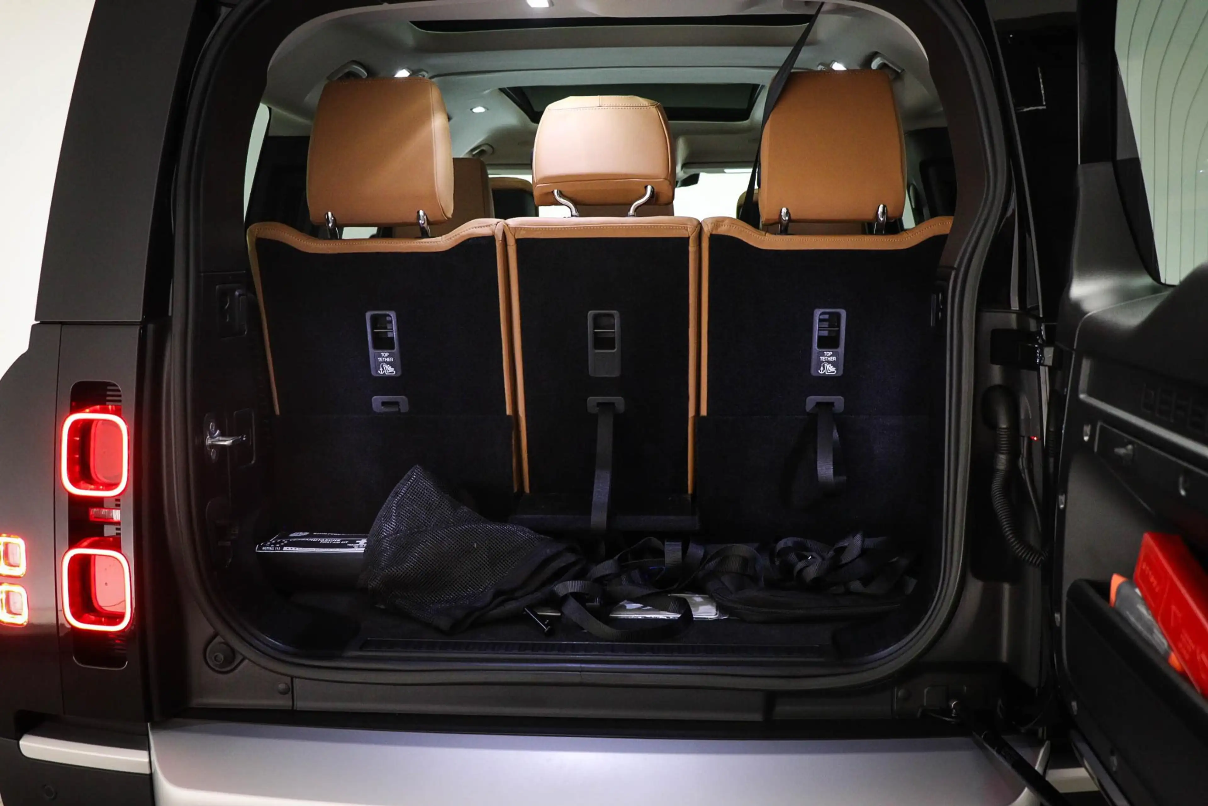 Land Rover Defender 130 3.0 P400 130 X-Dynamic HSE | 8 PERSOONS |  PAN — photo 15