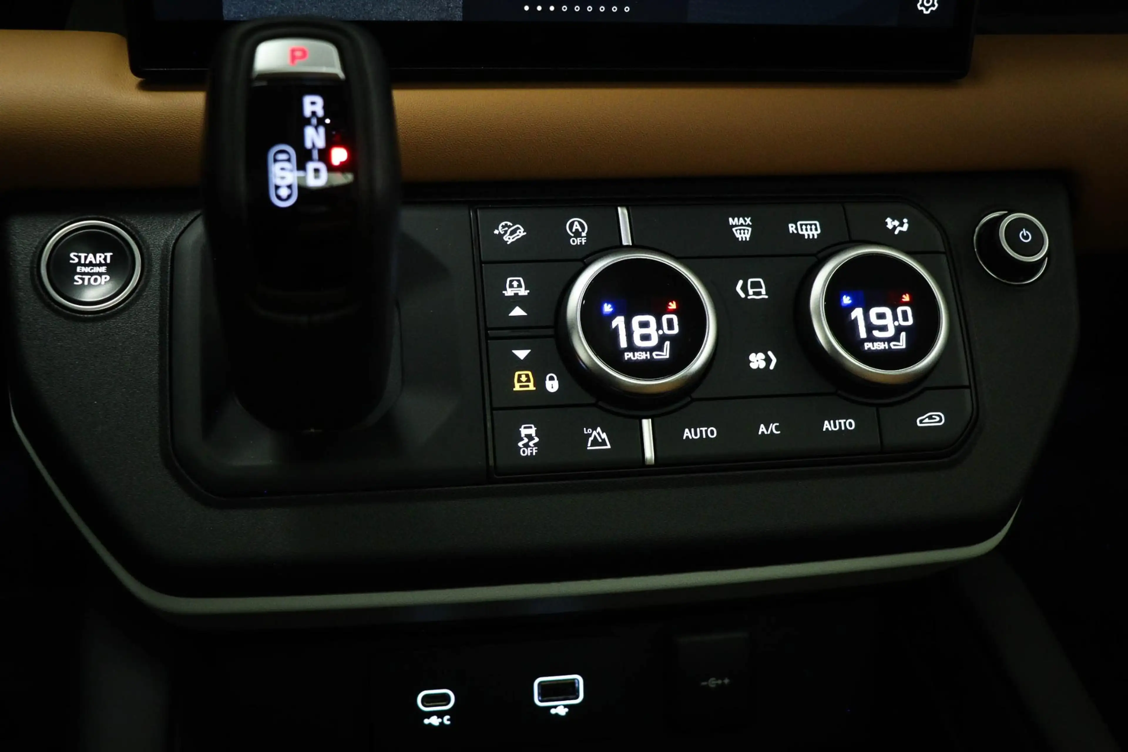 Land Rover Defender 130 3.0 P400 130 X-Dynamic HSE | 8 PERSOONS |  PAN — photo 38