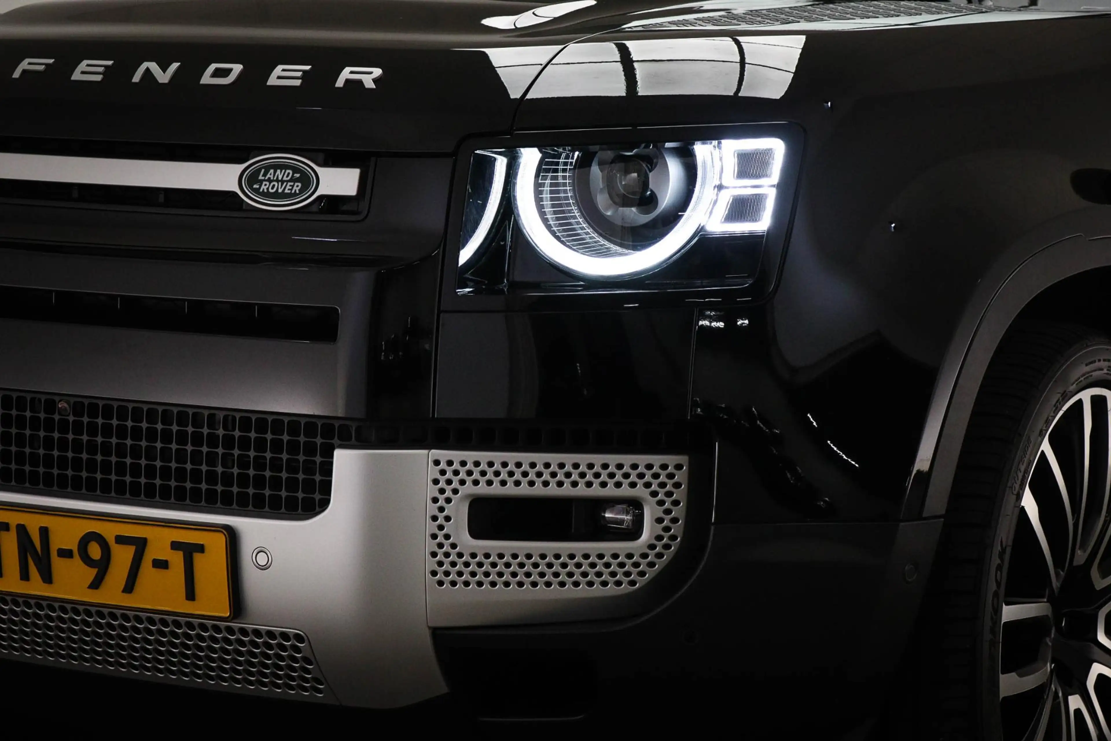 Land Rover Defender 130 3.0 P400 130 X-Dynamic HSE | 8 PERSOONS |  PAN — photo 18