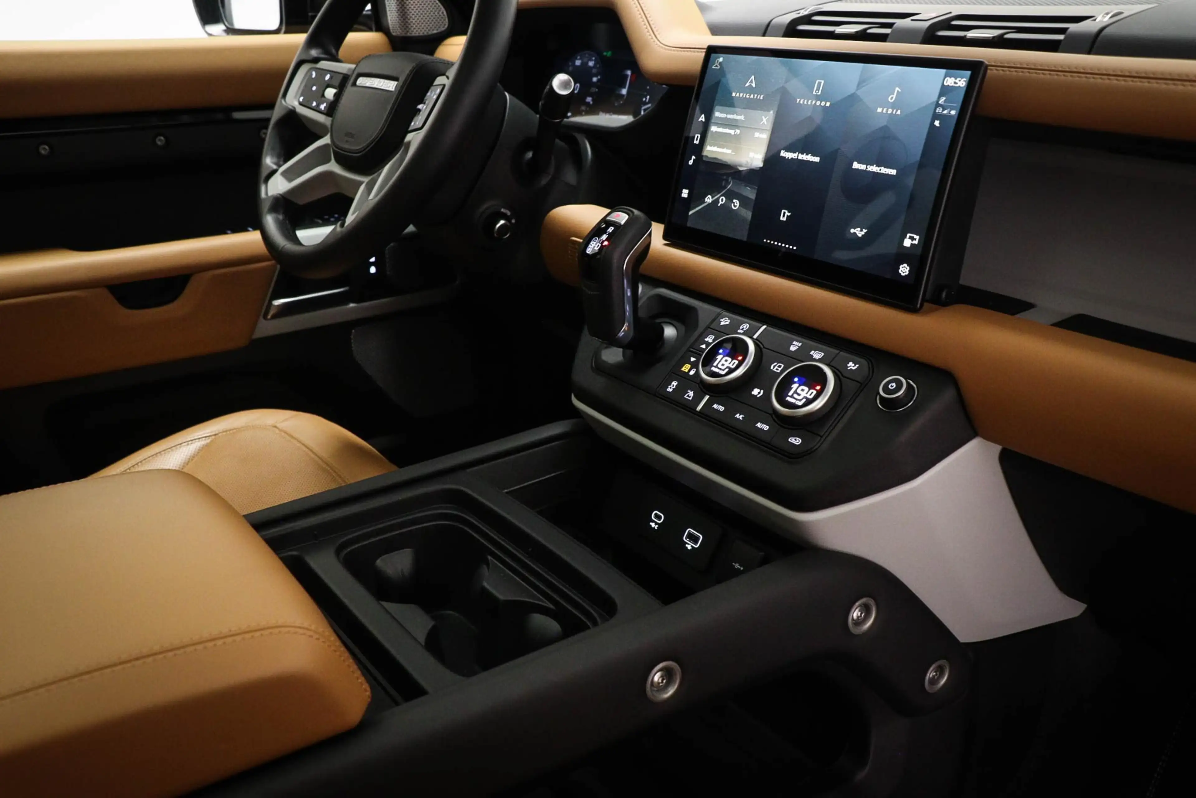 Land Rover Defender 130 3.0 P400 130 X-Dynamic HSE | 8 PERSOONS |  PAN — photo 3
