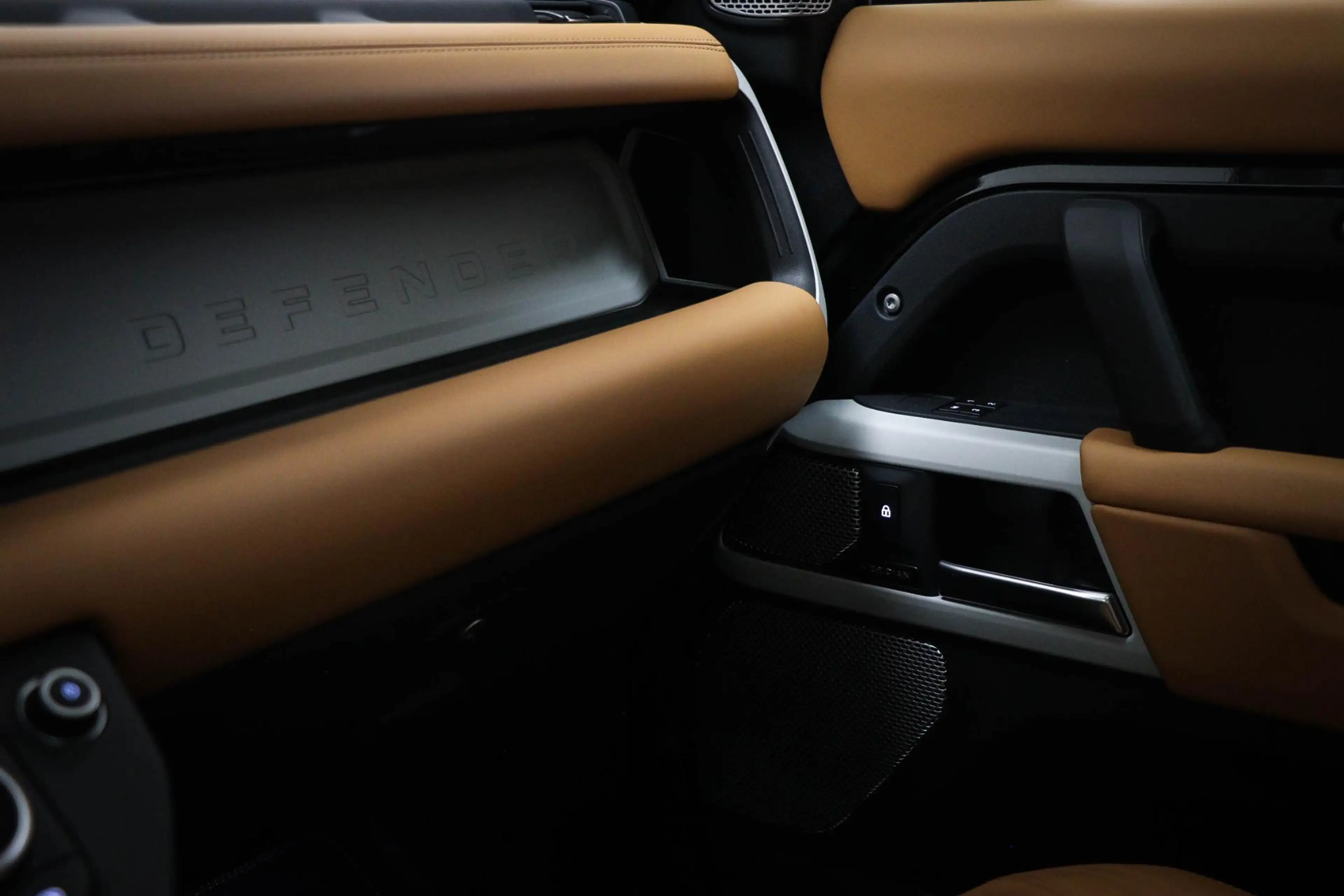 Land Rover Defender 130 3.0 P400 130 X-Dynamic HSE | 8 PERSOONS |  PAN — photo 36
