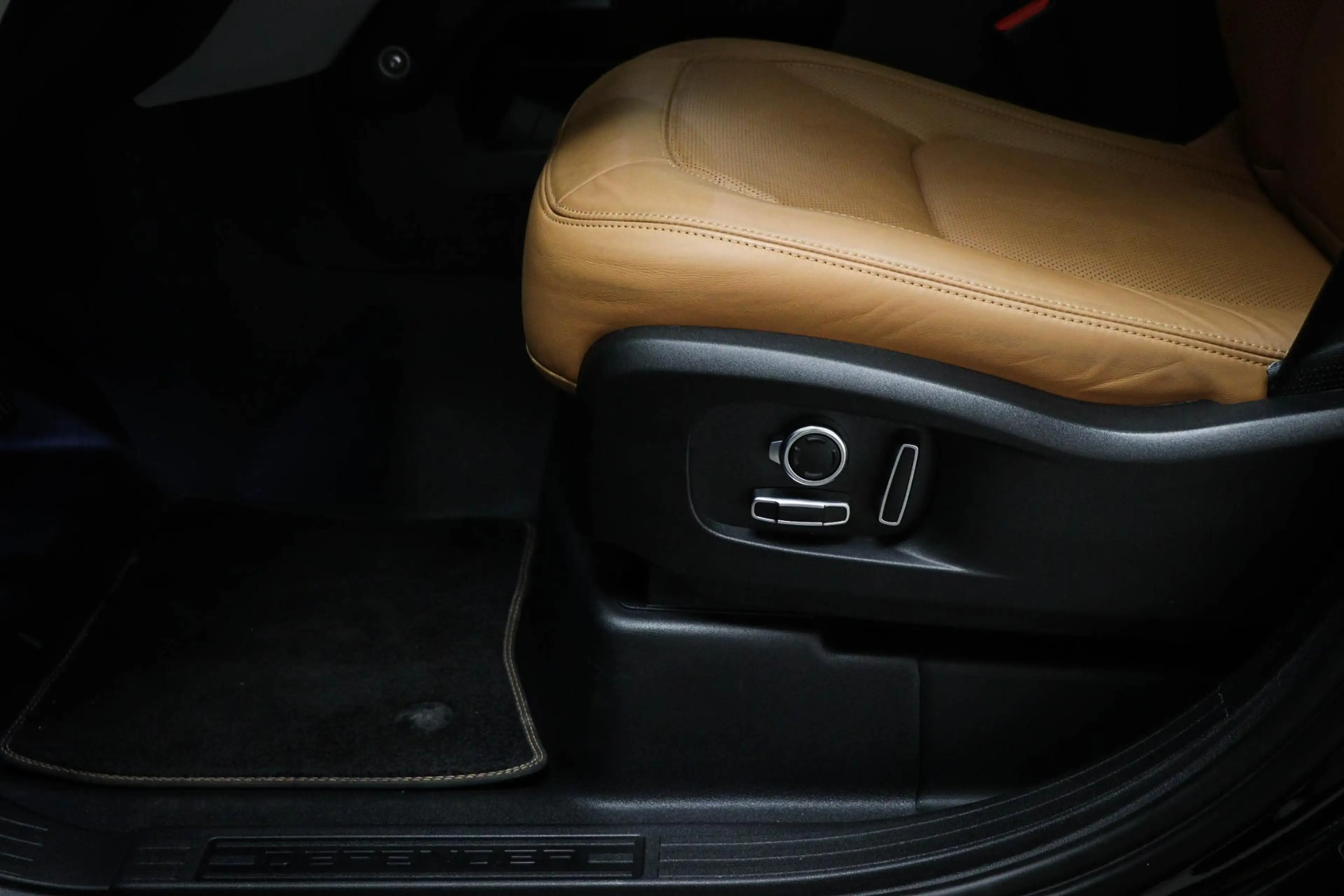Land Rover Defender 130 3.0 P400 130 X-Dynamic HSE | 8 PERSOONS |  PAN — photo 32