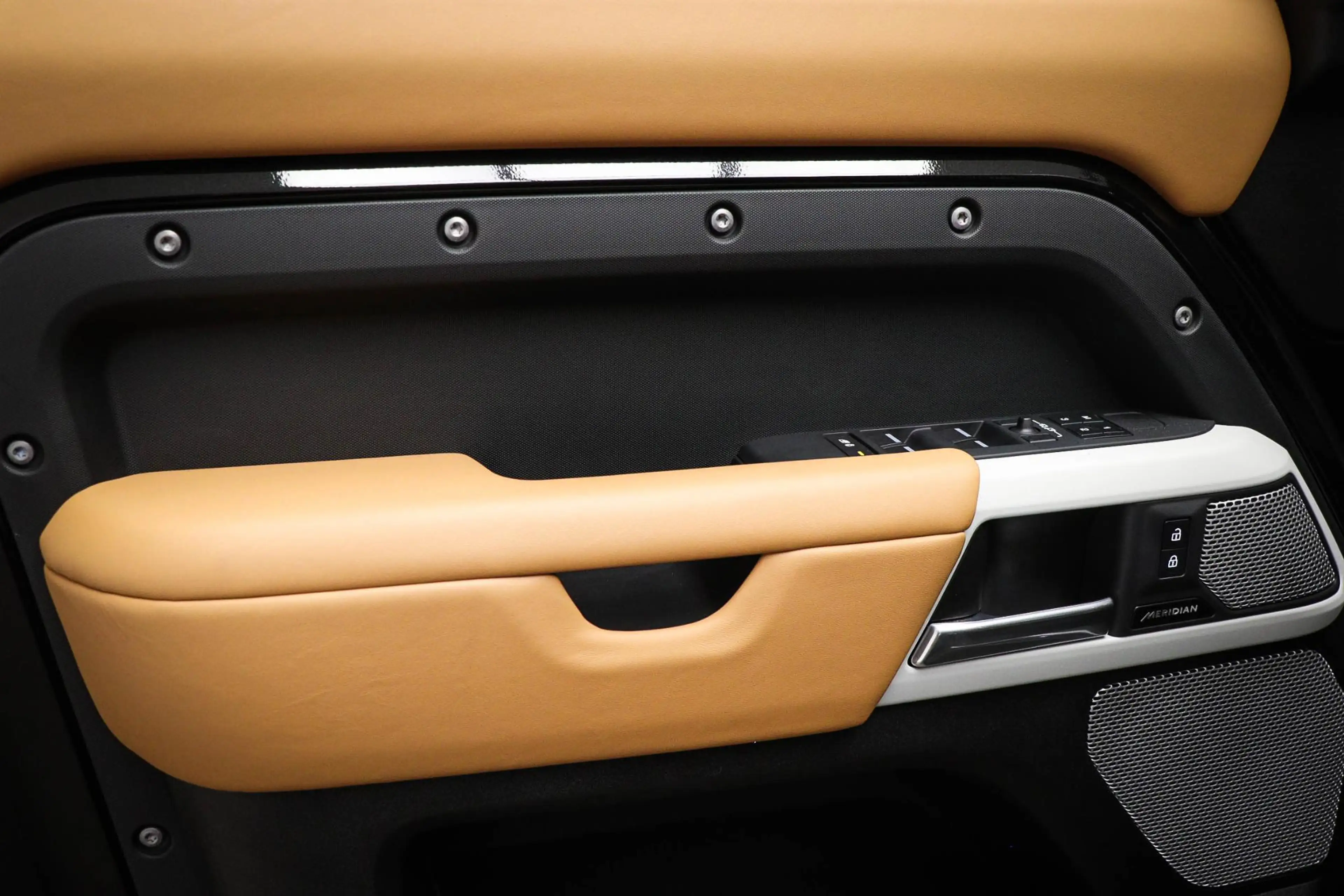 Land Rover Defender 130 3.0 P400 130 X-Dynamic HSE | 8 PERSOONS |  PAN — photo 31