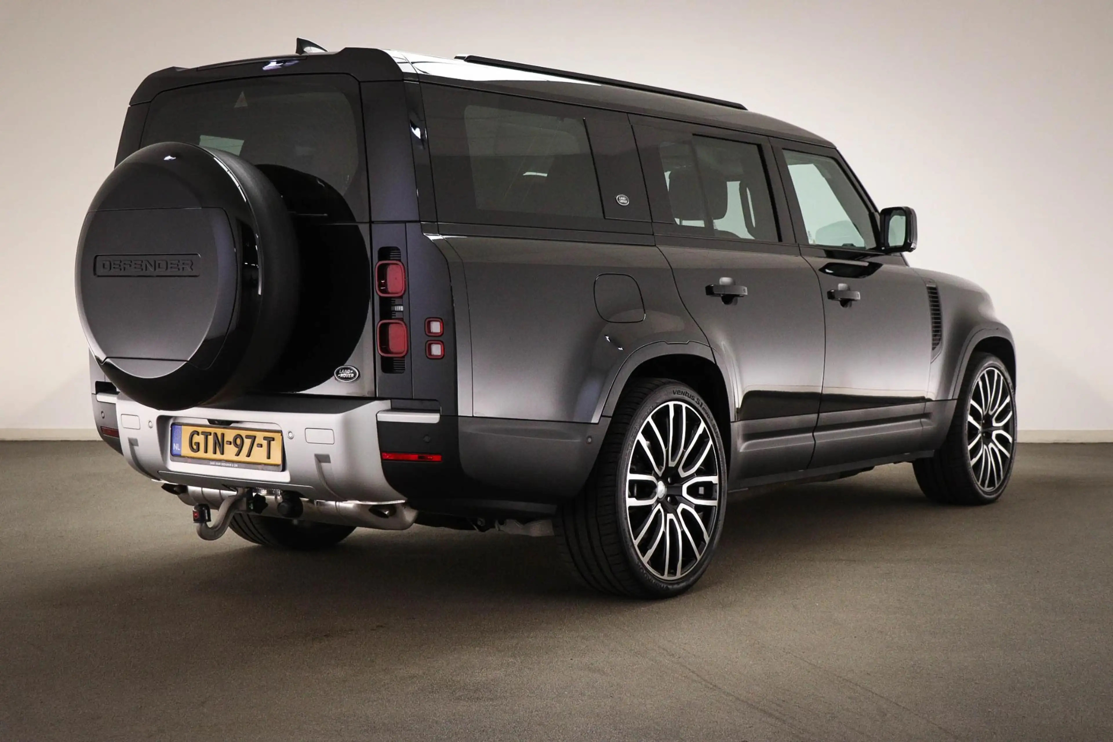 Land Rover Defender 130 3.0 P400 130 X-Dynamic HSE | 8 PERSOONS |  PAN — photo 2