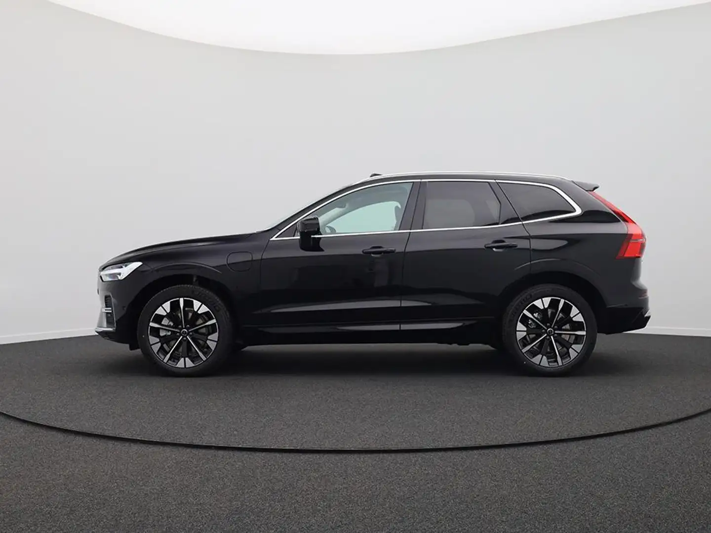 Volvo XC60 T6 Ultra AWD PHEV 350PS Automatik FACELIFT elek... Schwarz - 2