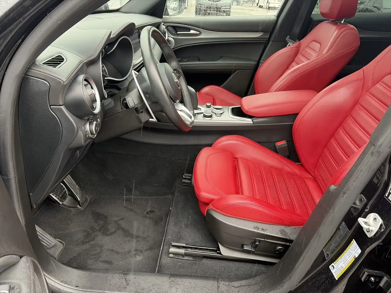 Alfa Romeo Stelvio снимка Alfa Romeo Stelvio