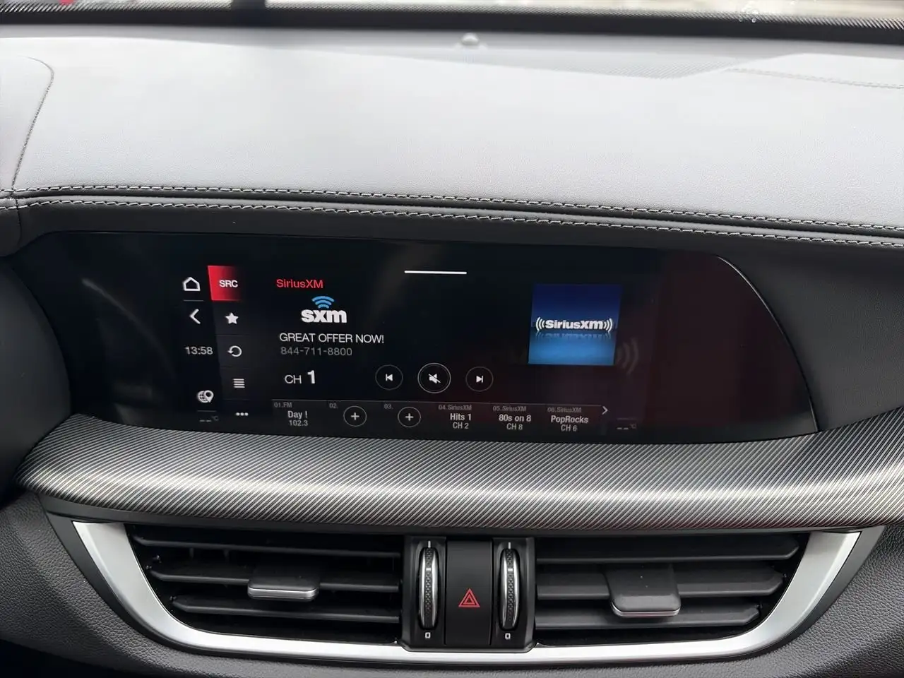 Alfa Romeo Stelvio снимка Alfa Romeo Stelvio