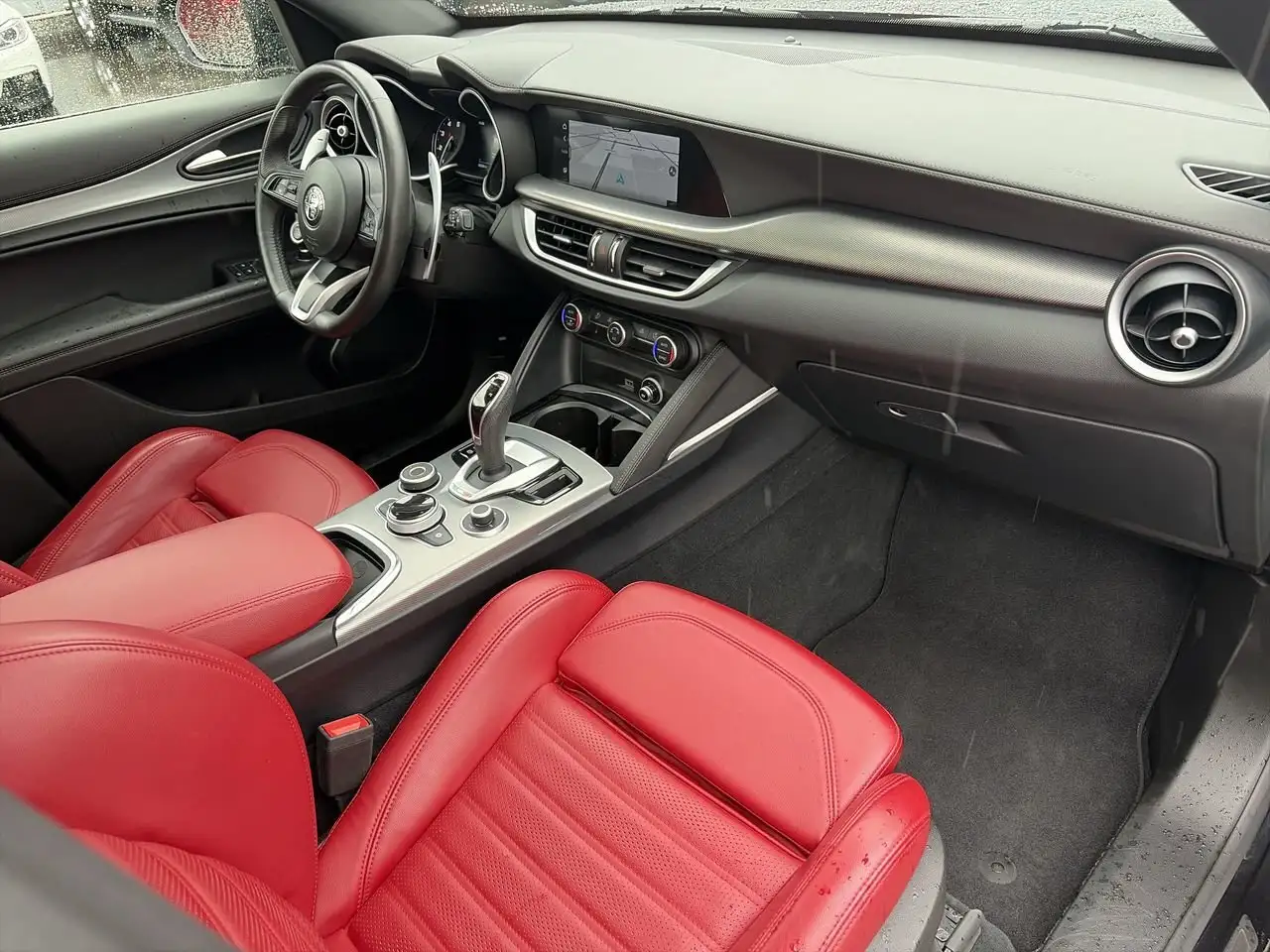 Alfa Romeo Stelvio снимка Alfa Romeo Stelvio