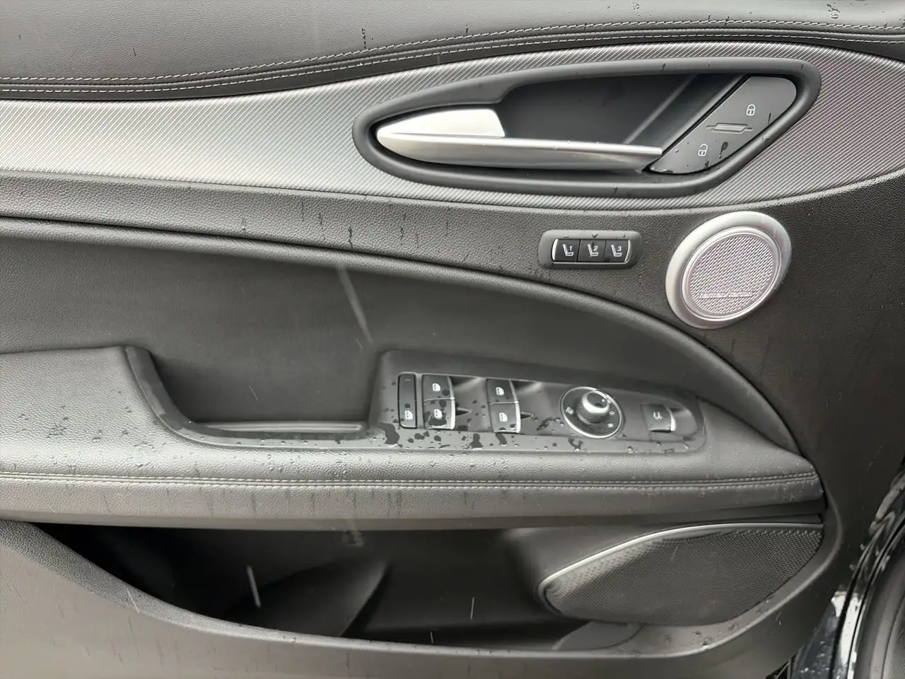 Alfa Romeo Stelvio снимка Alfa Romeo Stelvio