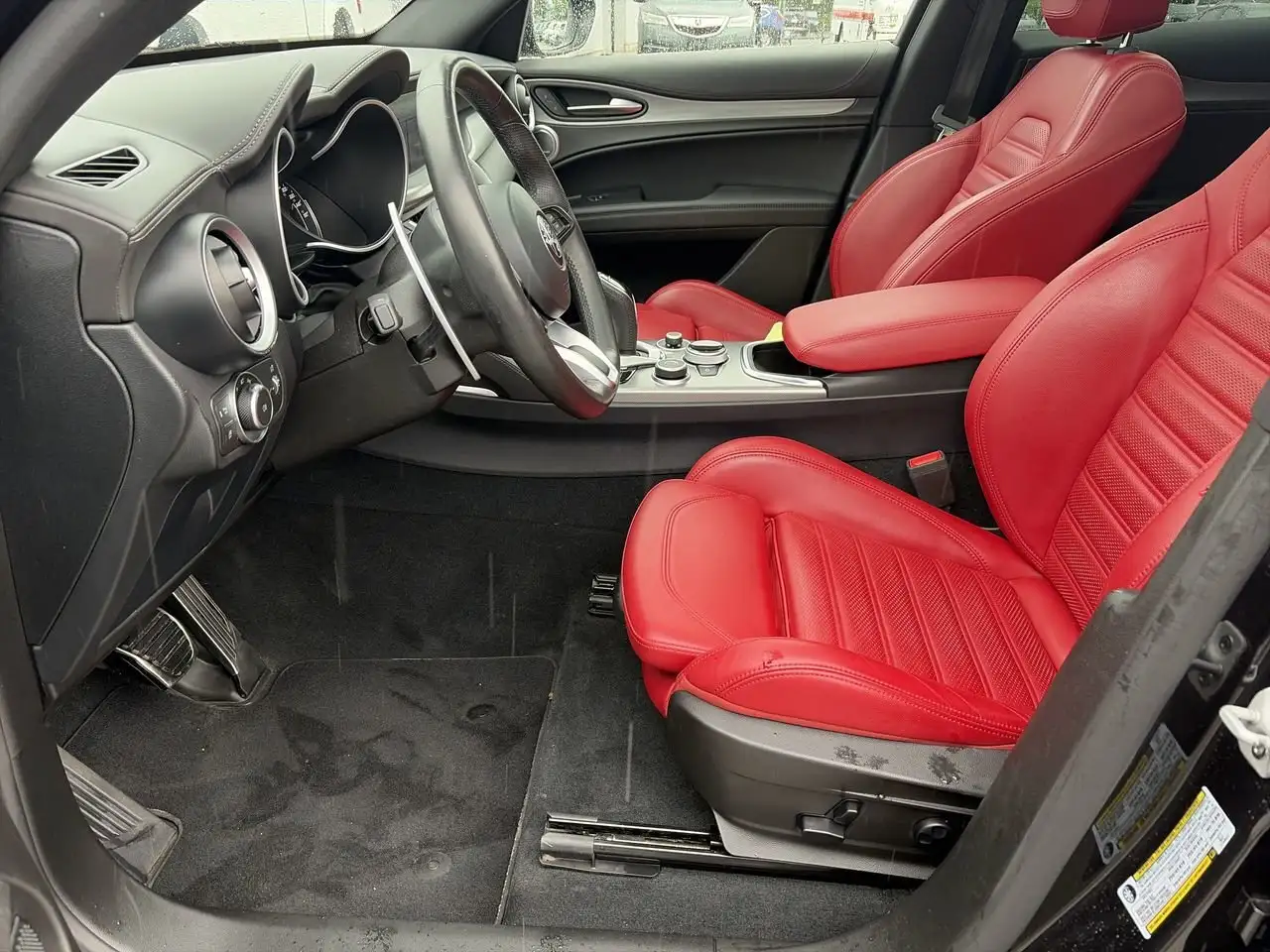Alfa Romeo Stelvio снимка Alfa Romeo Stelvio