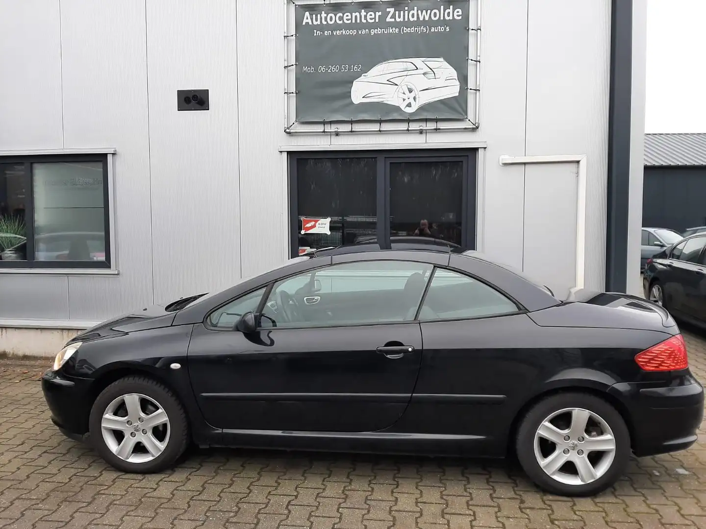 Peugeot 307 CC 1.6-16V clima cruise apple carplay Zwart - 2