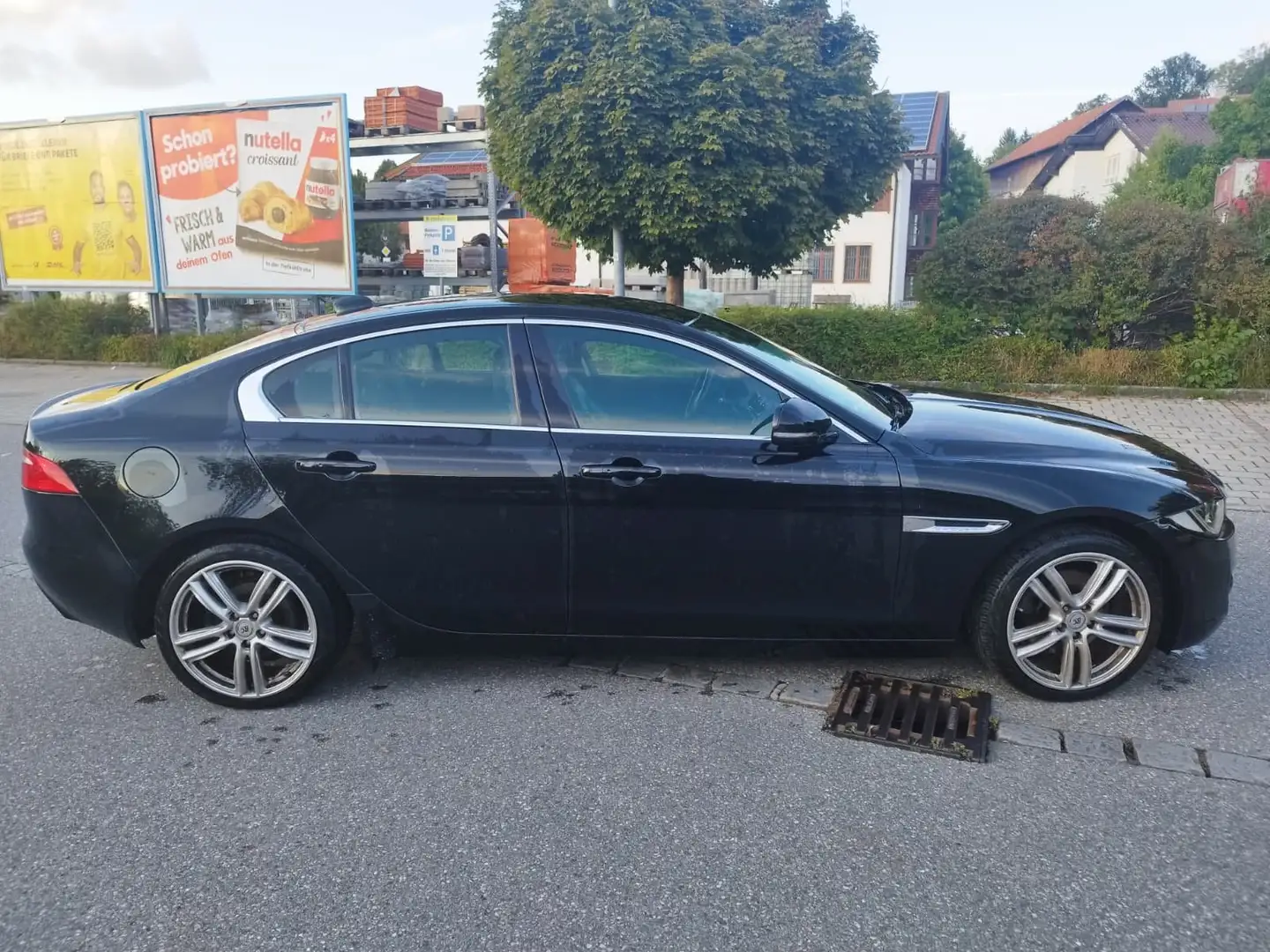 Jaguar XE XE Diesel 20d Prestige Schwarz - 2