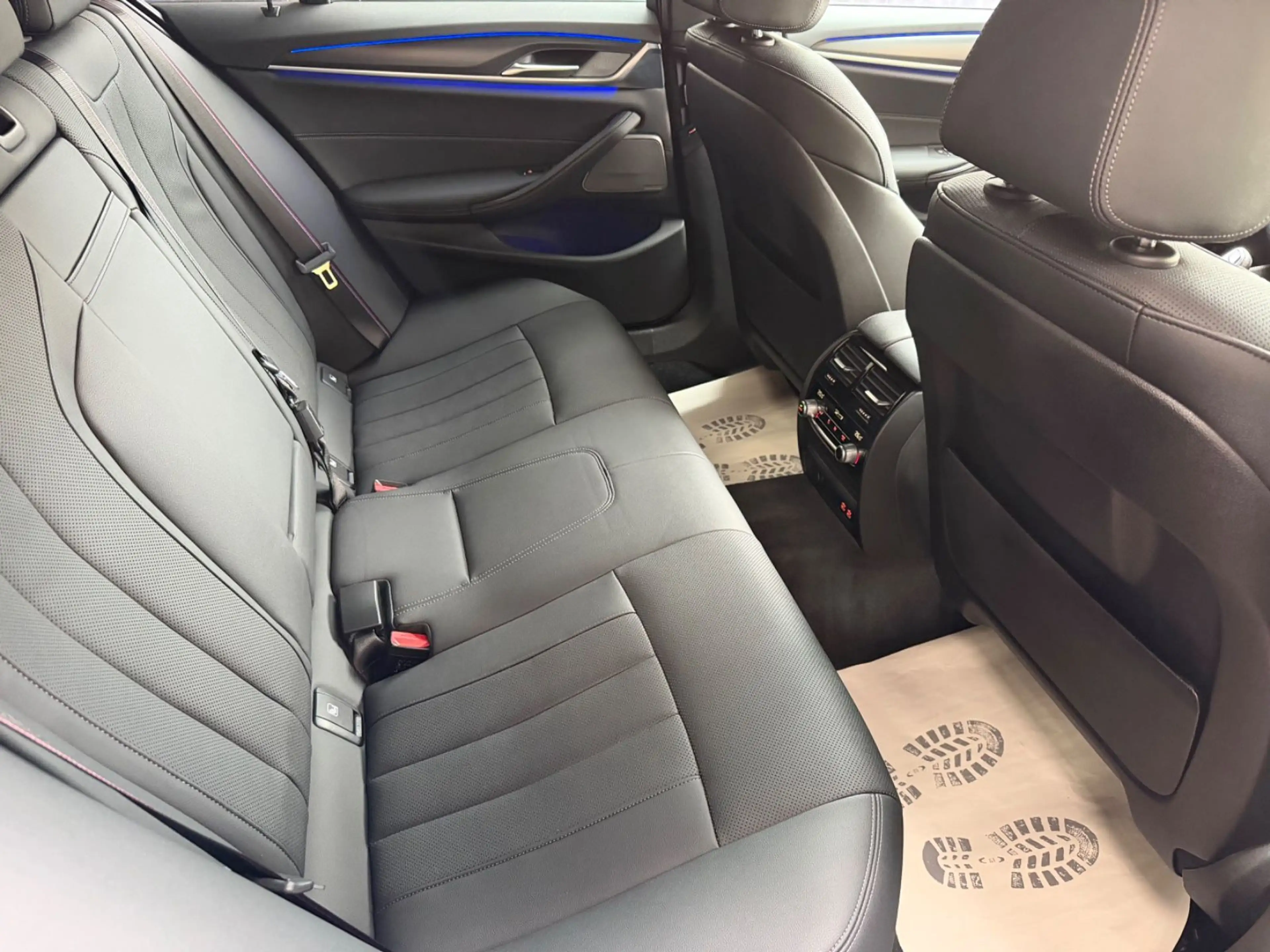 BMW 530 d xDrive Lim M Sport LASER/HUD/ACC/H&K/R.Kam — photo 9
