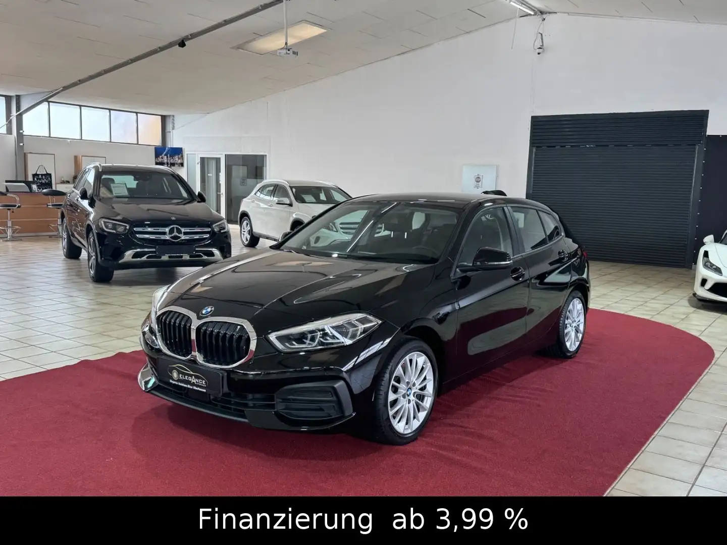 BMW 118 d Advantage Aut Schwarz - 1