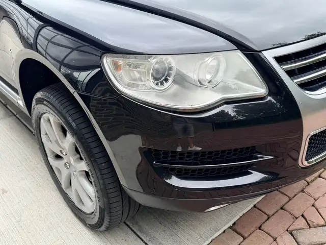 Volkswagen Touareg view 11