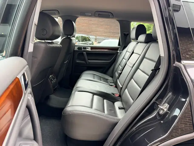 Volkswagen Touareg view 15