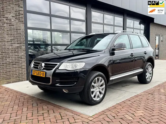2008 Volkswagen Touareg in Black for sale