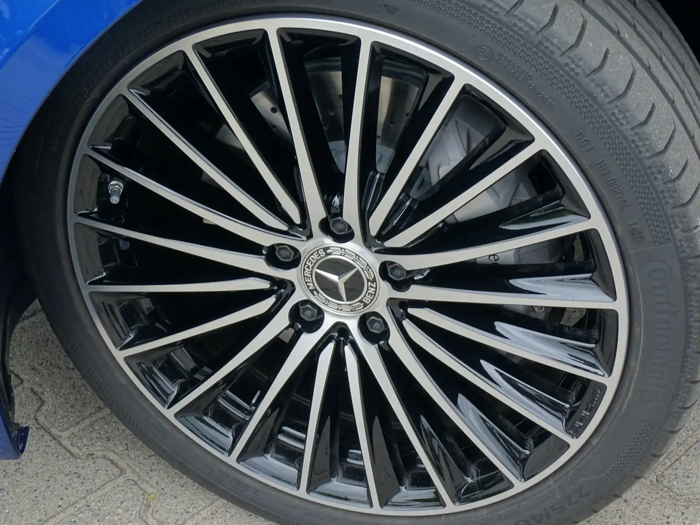 Mercedes-Benz C 300 Estate e AMG Line Limited l Panoramadak l Actieve Blauw - 2