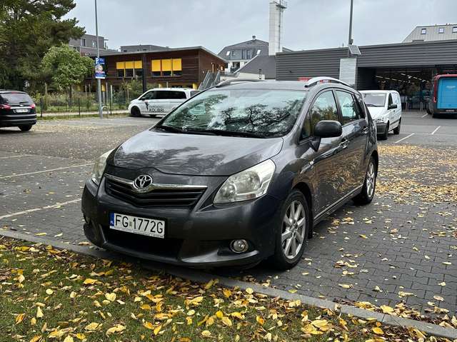 Imagine Toyota Verso Verso 2.2 D-4D Automatik Life