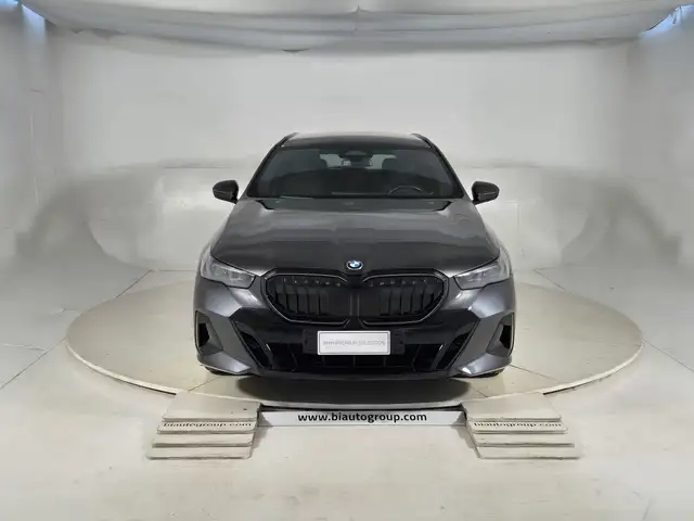 BMW 5 Series view 3