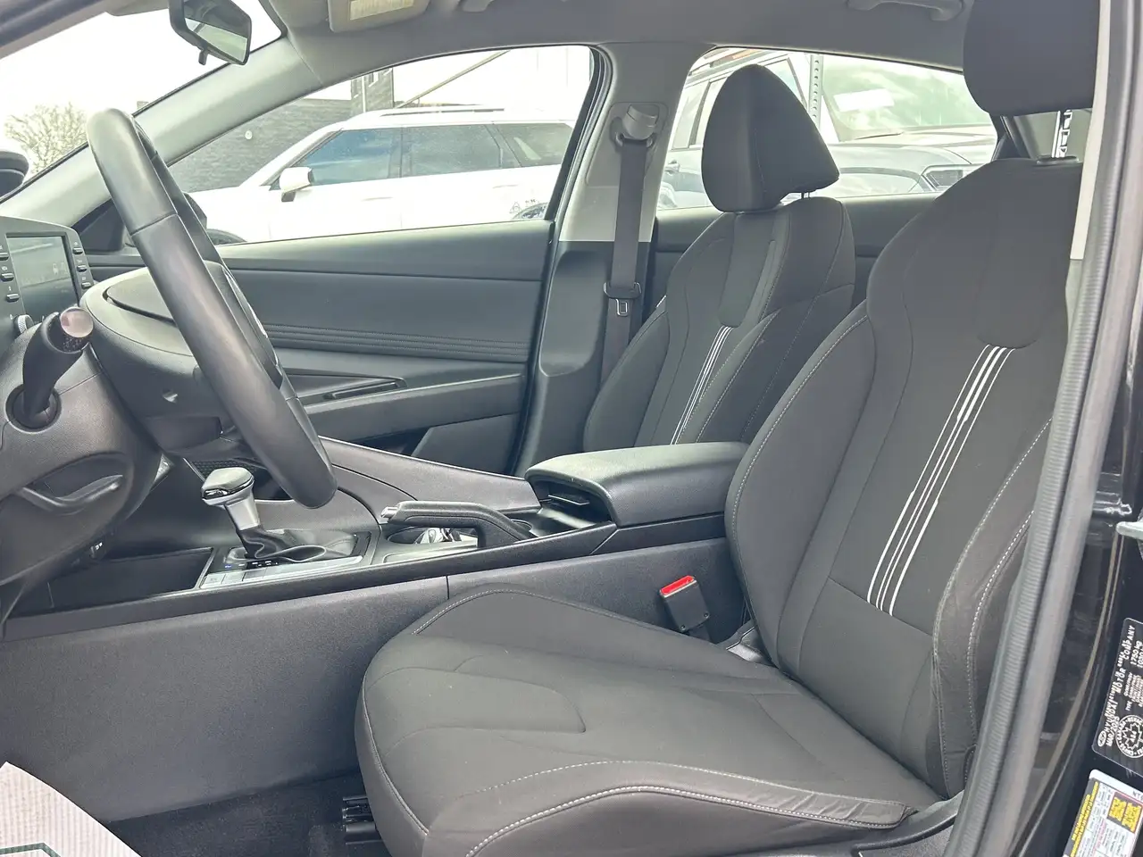 Hyundai ELANTRA снимка Hyundai ELANTRA