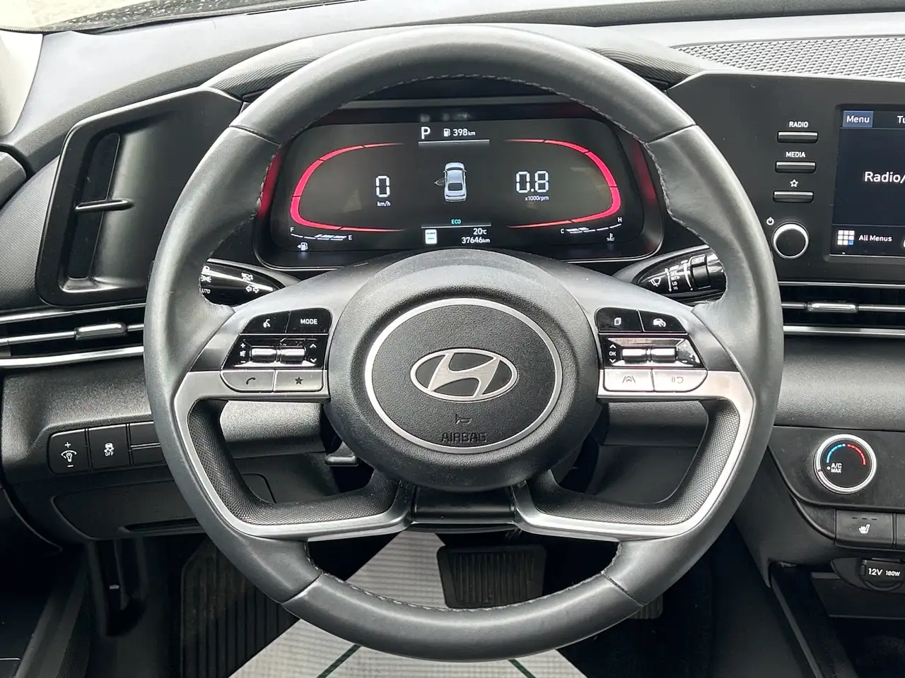 Hyundai ELANTRA снимка Hyundai ELANTRA