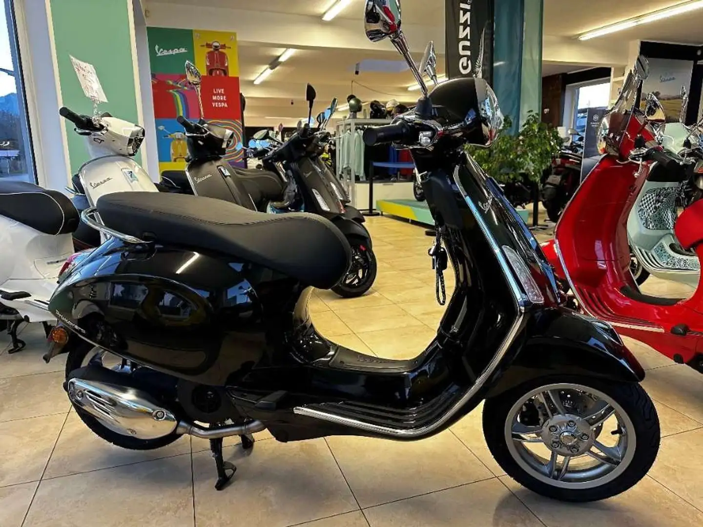Vespa 125 Primavera FL E5+ AKTION inkl. € 500.- - Zubehörgut - 1