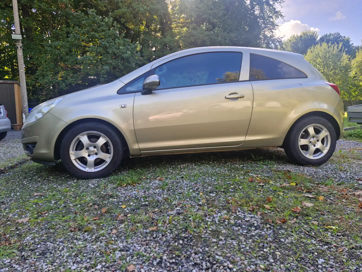 Opel Corsa Corsa  3-Türer 1.0 12V Edition Gold - 2