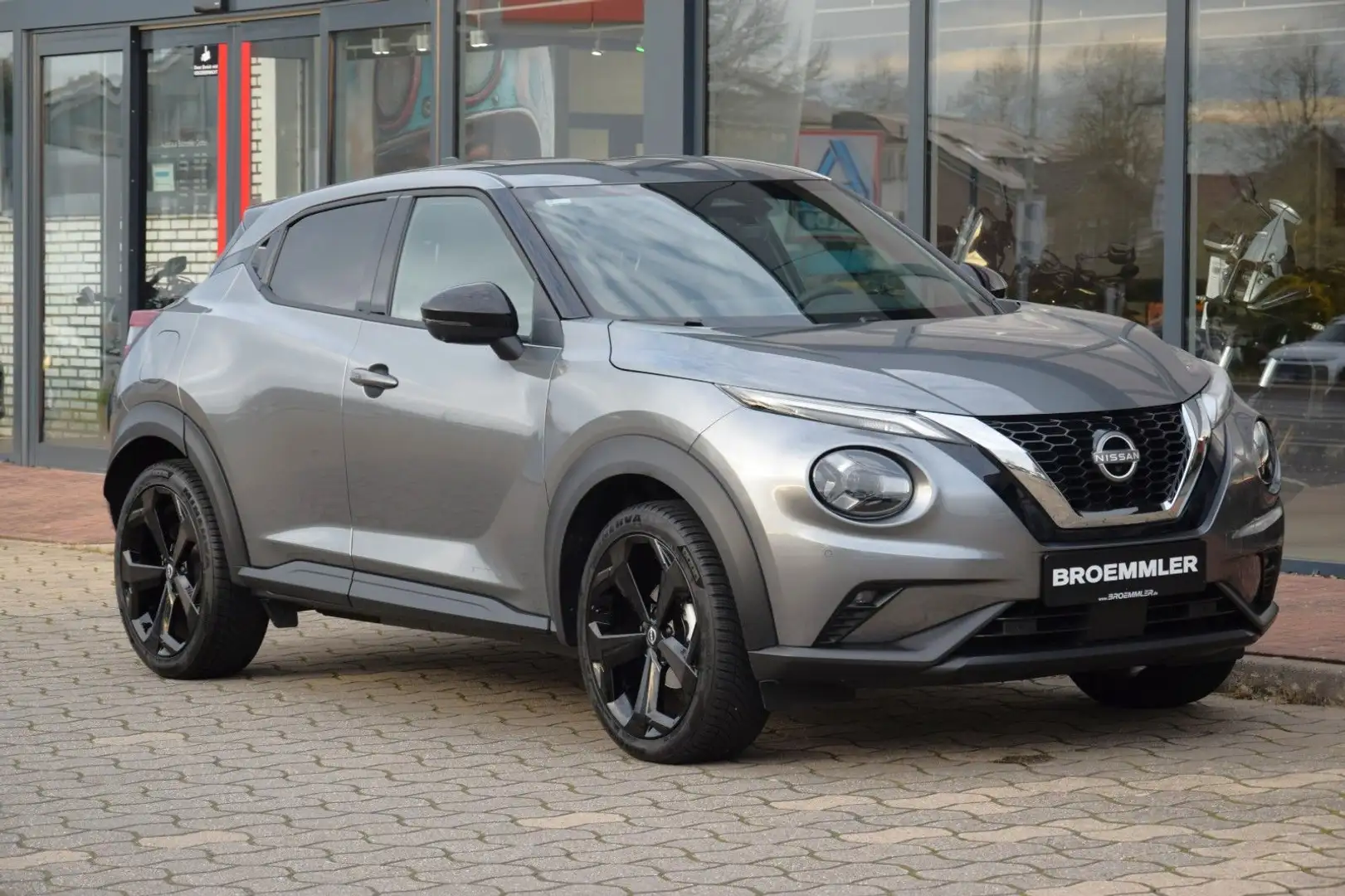 Nissan Juke Tekna Leder AHK Navi Kamera Bose Grau - 1