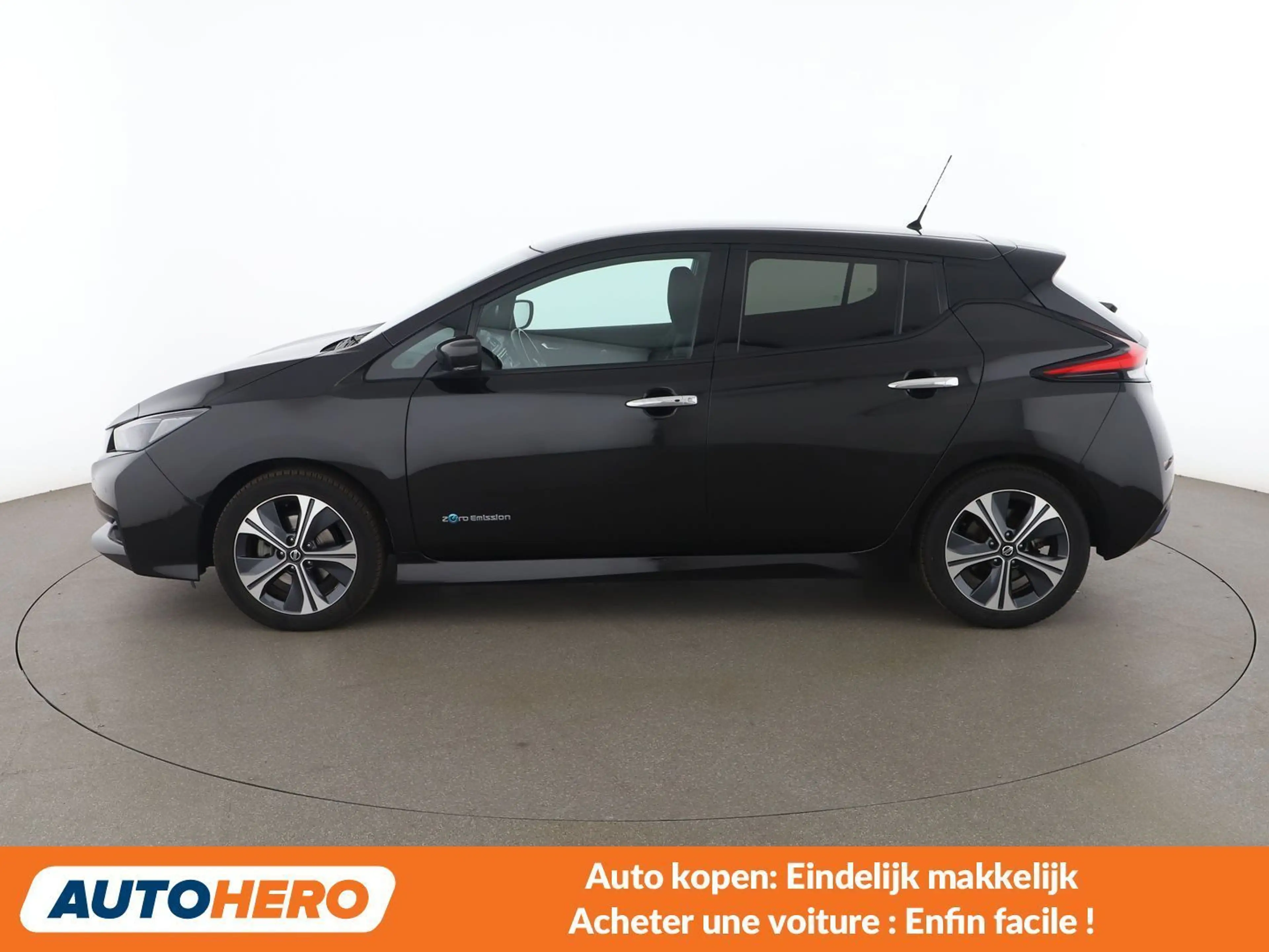 Nissan Leaf electric drive 110 kW Acenta — photo 3