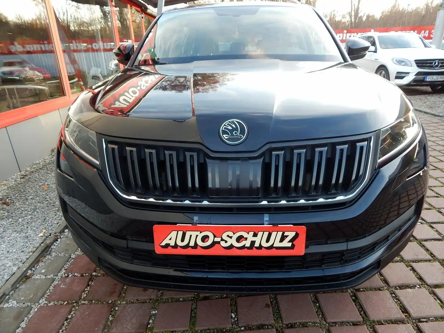 Skoda Kodiaq Style 4x4 LEDER CANTON AHK LED CARPLAY Schwarz - 2
