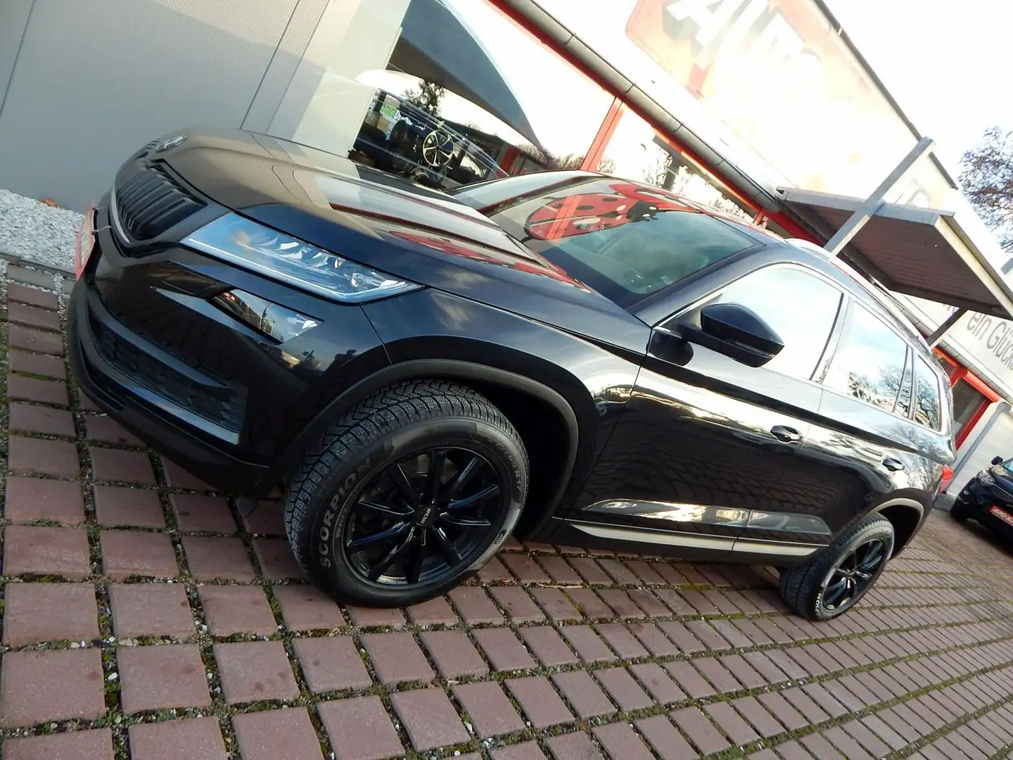 Skoda Kodiaq Style 4x4 LEDER CANTON AHK LED CARPLAY Schwarz - 1
