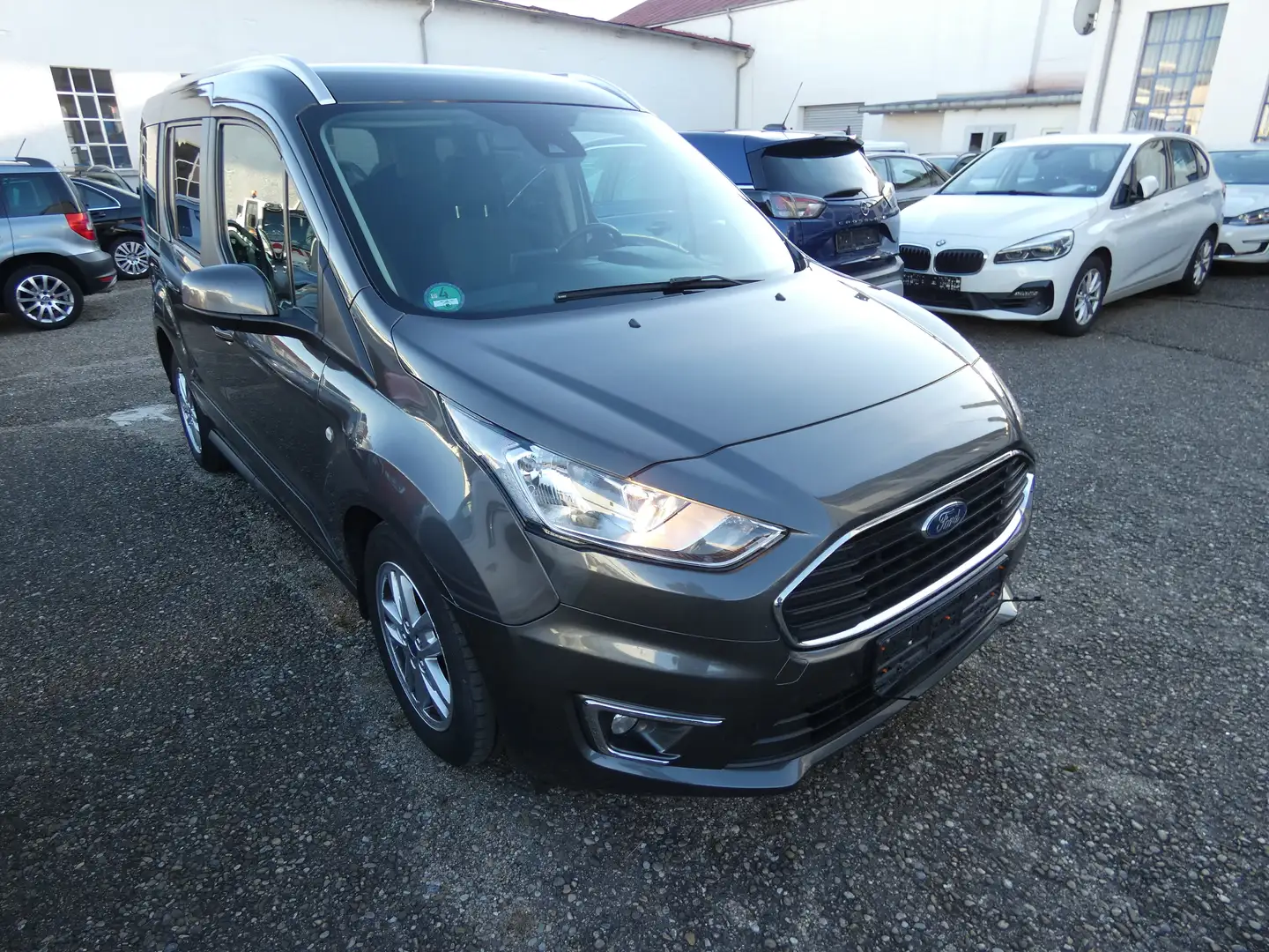 Ford Tourneo Connect Titanium Grau - 1
