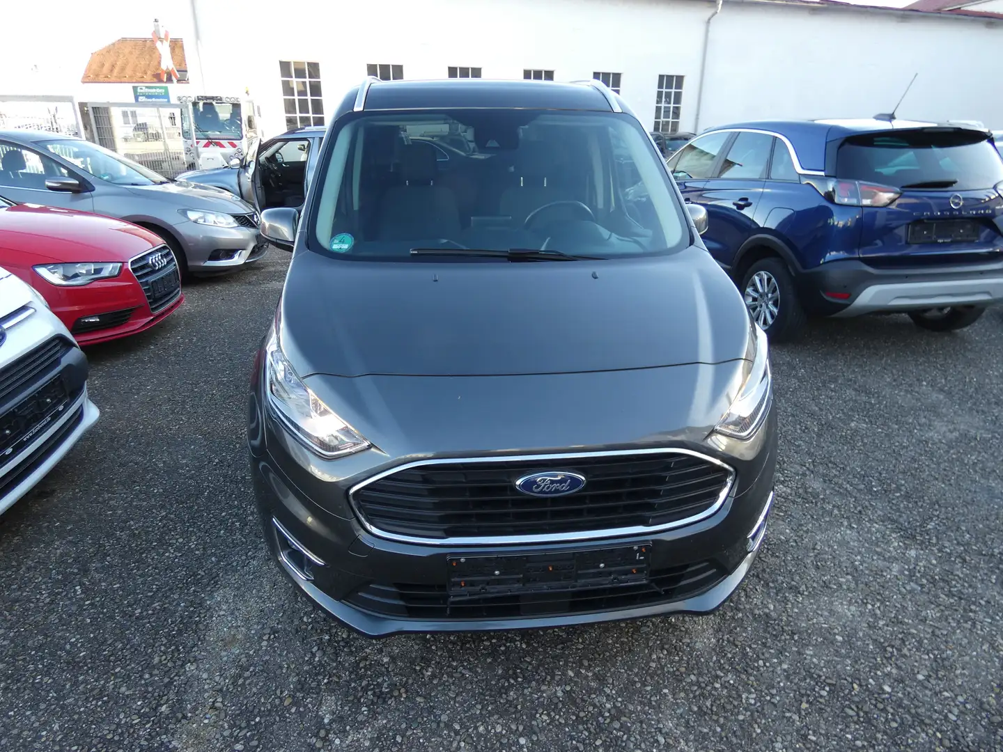 Ford Tourneo Connect Titanium Grau - 2