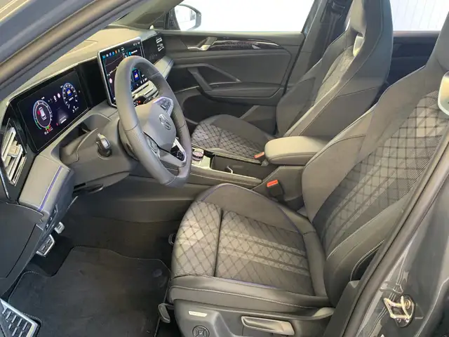 Volkswagen Tiguan view 6