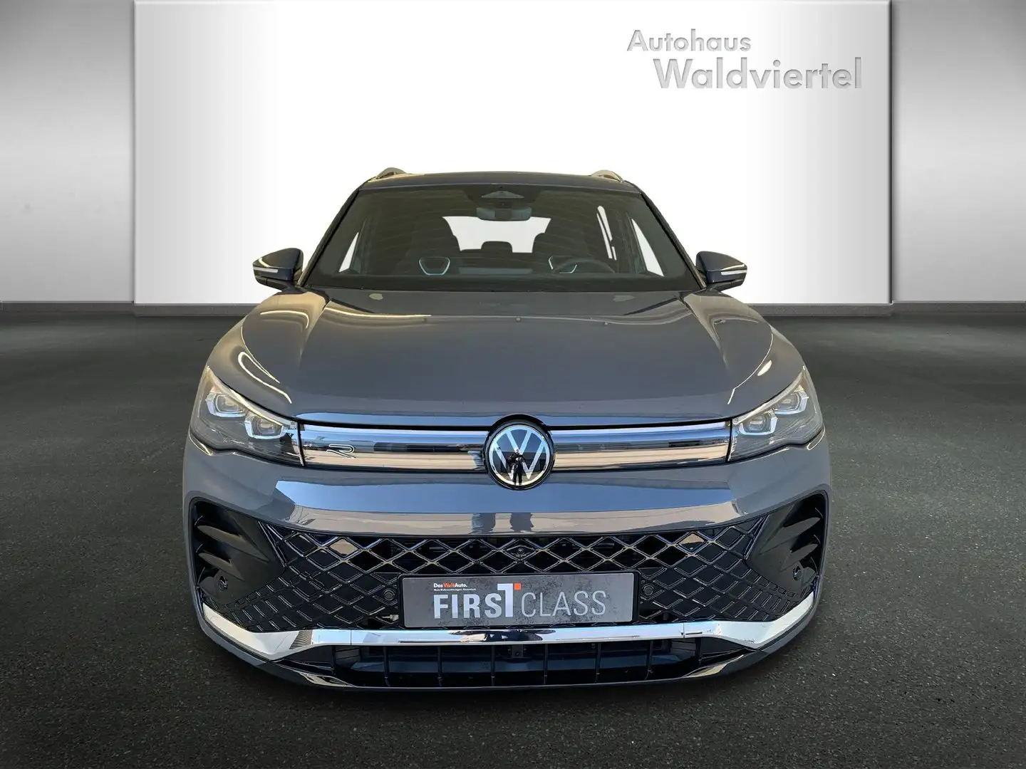 Volkswagen Tiguan Sport eHybrid DSG 150 kW Grau - 2