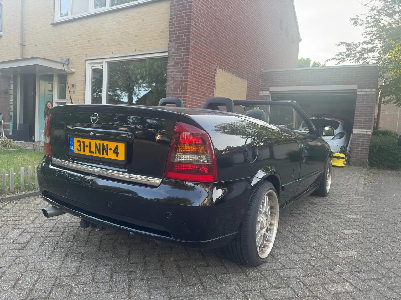Opel Astra 2.2-16V Cabrio, foto 2