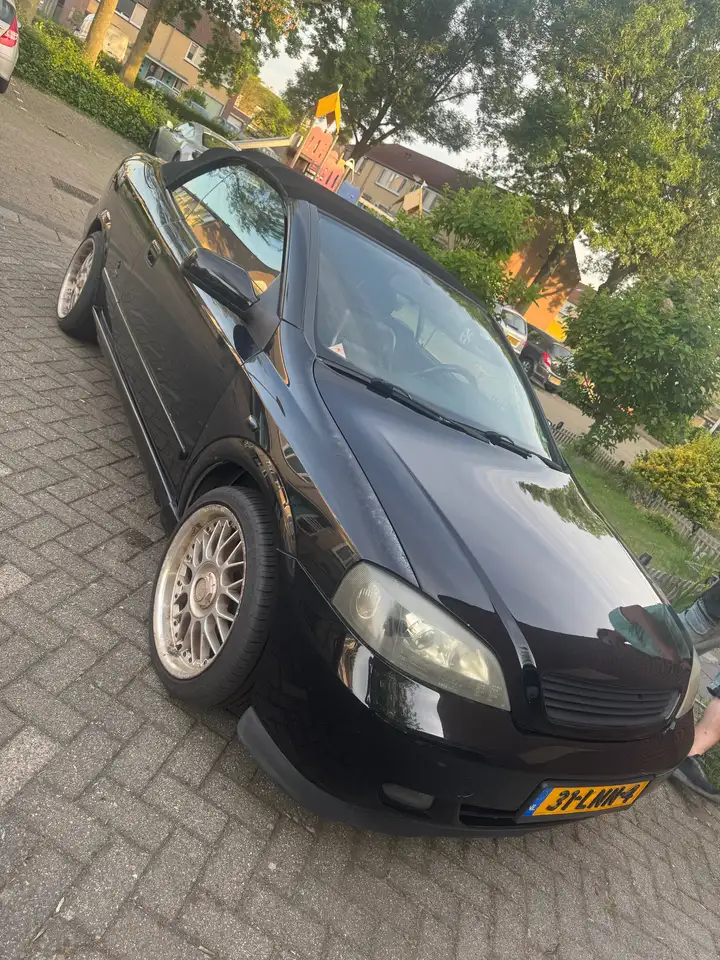 Opel Astra 2.2-16V Cabrio, foto 3