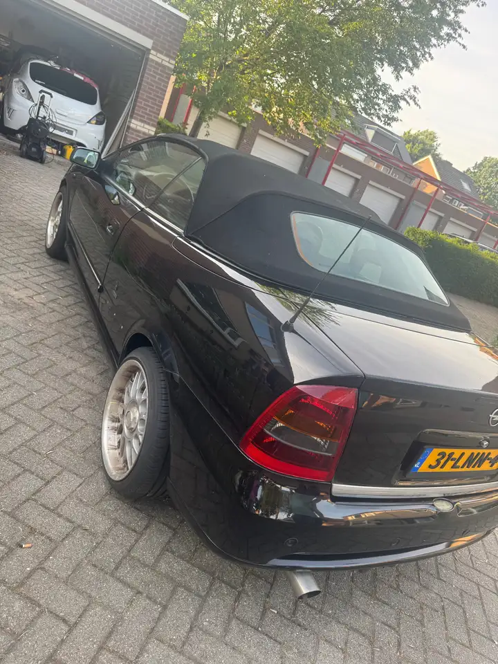 Opel Astra 2.2-16V Cabrio, foto 5